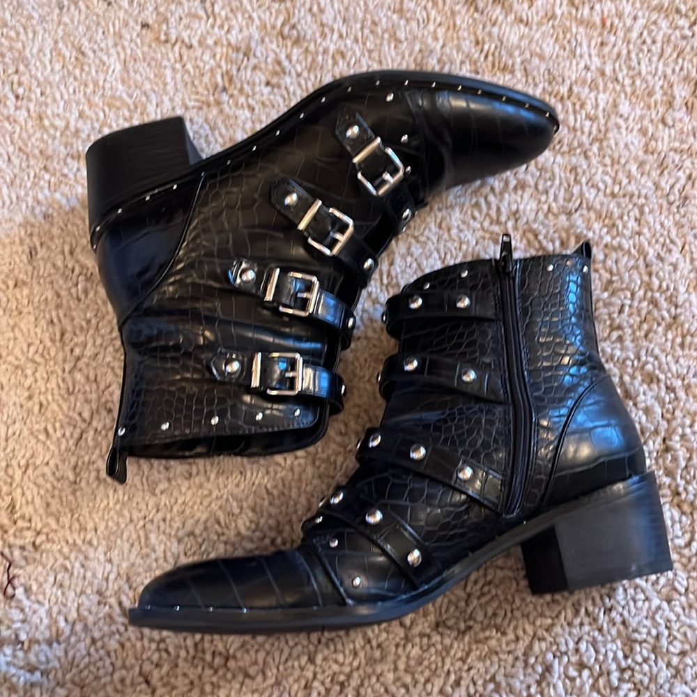 Fergalicious by fergie booties - Picture 3 of 7